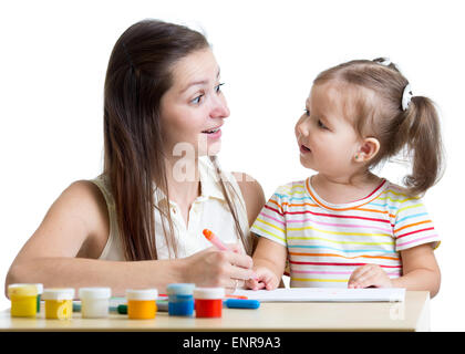 Mère et fille enfant dessin et peinture Banque D'Images