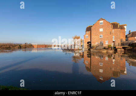 L'Abbaye Moulin et déversoir à Gloucester, Gloucestershire. L'Angleterre Banque D'Images