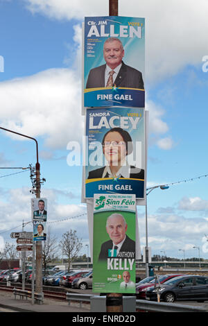 Affiche électorale sur un lampadaire à Wexford Town, County Wexford, Eire, une vue commune dans les villes irlandaises pendant les élections. (Mai 2014) Banque D'Images