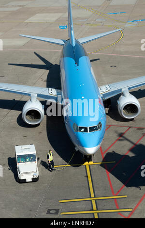 TUIFly avions commerciaux Boeing 737-800, l'Aéroport International de Düsseldorf, Allemagne. Banque D'Images