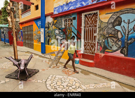 Callejon de Hamel (Hamel's Alley) à Cayo Hueso quartier, La Havane, Cuba Banque D'Images