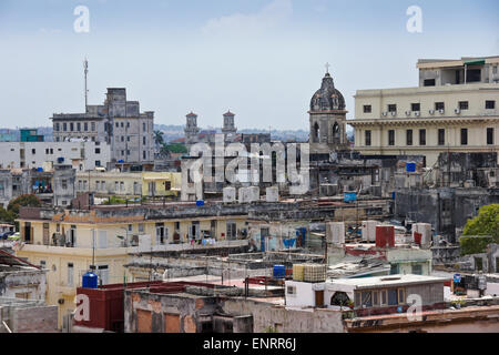 Vue de la Habana Vieja (la vieille Havane), de Cuba, du toit de l'hôtel Ambos Mundos Banque D'Images