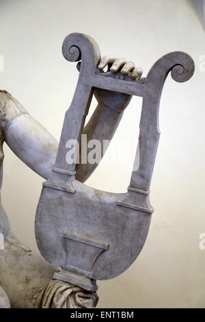 Apollo avec Lyre. Détail. Statue romaine. Musée National Romain. Palazzo Altemps. Rome. L'Italie. Banque D'Images