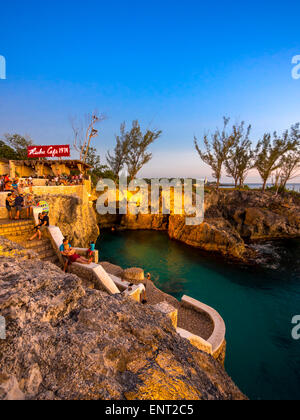 Rick's Cafe, bien connu situé sur la plage de Negril, Jamaïque Westmoreland, Région Banque D'Images