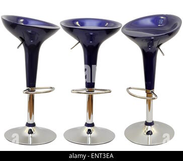 Chaises de bar fantaisie bleu arbre isolé sur fond blanc Banque D'Images
