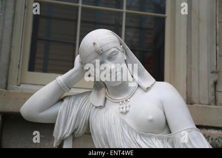 Cléopâtre (69-30 av. J.-C.). Reine de l'Egypte. Statue de William Wetmore Story (Américain, 1819-1895). Méditation sur son suicide. Banque D'Images