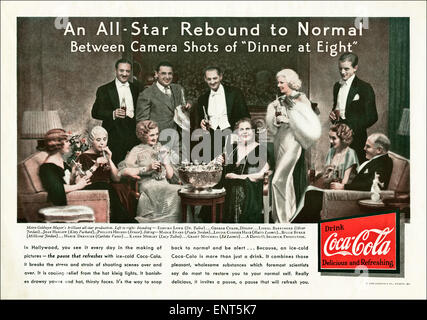 Vintage annonce dans les années 1930, le magazine américain daté de novembre 1933 pour COCA COLA avec des stars de cinéma de l'époque Banque D'Images