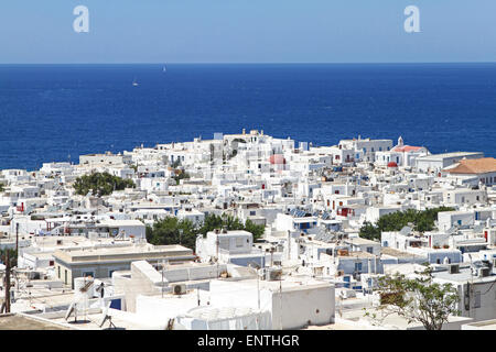 Vue sur la ville de Mykonos en direction de la mer Égée Banque D'Images