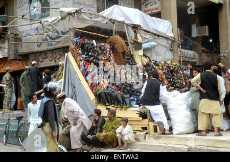 L'opération en cours contre la démolition de l'invasion illégale au cours de l'entraînement à l'empiétement anti Mezan Chowk à Quetta le Lundi, Mai 11, 2015. Banque D'Images