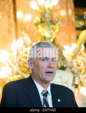 Hambourg, Allemagne. Le 11 mai, 2015. Bob Hamilton, sous-ministre des Ressources naturelles, prend la parole lors d'une réunion du G7 des ministres de l'énergie à l'hôtel de ville de Hambourg, Allemagne, 11 mai 2015. Photo : Daniel Reinhardt/dpa/Alamy Live News Banque D'Images