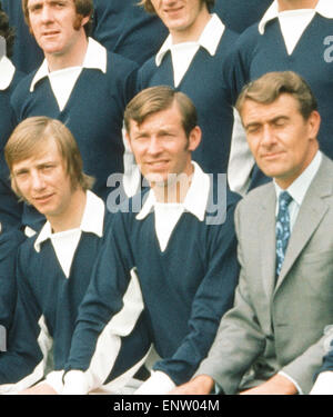 Falkirk C.F. pré saison squad photographie, 1er juillet 1972. Rangée avant L-R. Gibson, Alex Ferguson, Cunningham (manager) Banque D'Images