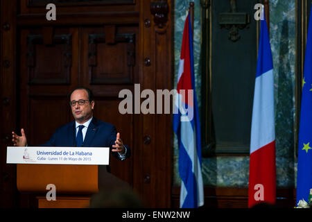 La Havane, Cuba. Le 11 mai, 2015. Le Président français François Hollande prononce un discours à l'Université de La Havane, Cuba, le 11 mai 2015. François Hollande a appelé à une fin à l'embargo américain sur Cuba. Credit : Liu Bin/Xinhua/Alamy Live News Banque D'Images