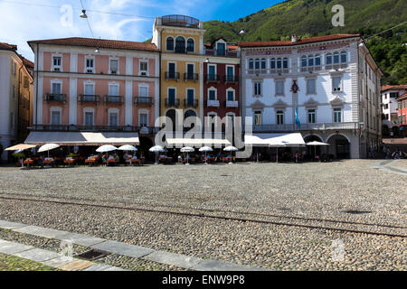 En couleurs, de la Piazza Grande de Locarno Banque D'Images