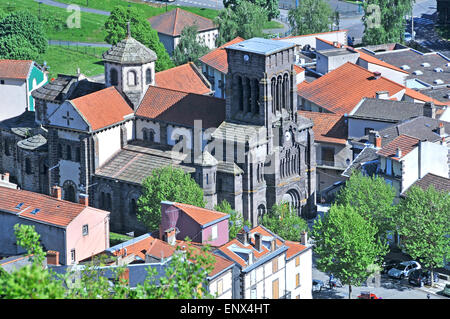 Vue aérienne sur la ville de Volvic Puy-de-Dôme Auvergne Massif-Central France Banque D'Images