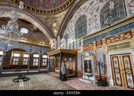 Salle du trône impériale dans le Harem du Palais de Topkapi. Point du sérail, Sultanahmet, Istanbul Banque D'Images