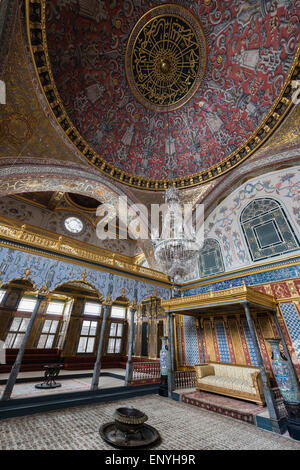 Salle du trône impériale dans le Harem du Palais de Topkapi. Point du sérail, Sultanahmet, Istanbul Banque D'Images