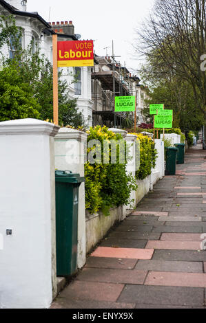 Ferme soutien à Caroline Lucas du Parti Vert sur les rues de Brighton & Hove dans la perspective de l'élection générale de 2015. Banque D'Images