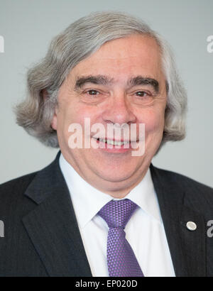 Hambourg, Allemagne. Le 11 mai, 2015. La Secrétaire de l'énergie Ernest Moniz, photographié au cours d'une réunion du G7 des ministres de l'énergie à Hambourg, Allemagne, 11 mai 2015. Photo : Daniel Reinhardt/dpa/Alamy Live News Banque D'Images