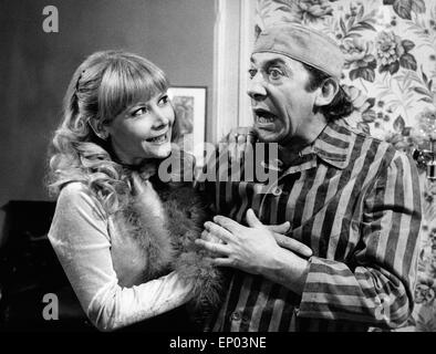 Dans der Reihe 'Nonstop Nonsens' suis kam 16.10.1979 dans Gangsterkreisen Folge 'Didi'. Acteurs : Dieter Hallervorden, Rotraud S Banque D'Images