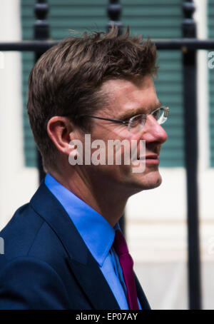 Downing Street, London, UK. 12 mai, 2015. Tous les ministres conservateurs de se réunir pour leur première rencontre officielle à Downing Street. Photo : Greg Clark Secrétaire Communautés Crédit : Paul Davey/Alamy Live News Banque D'Images