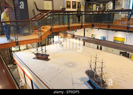 Nantucket Whaling museum. Affichage de la carte avec les destinations possibles des baleiniers. L'île de Nantucket, Massachusetts. Banque D'Images