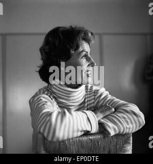 Deutsche Sängerin und Schauspielerin de Lale Andersen, Mitte 1957. L'actrice et chanteuse allemande Lale Andersen, mi 1957. Banque D'Images