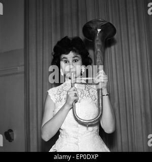Deutsche Schauspielerin Evi Kent im Novembre 1956. L'actrice allemande Evi Kent en novembre 1956. Banque D'Images