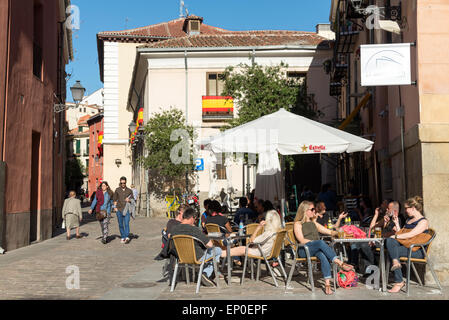 Tables de bar dans la Latina, Madrid, Espagne Banque D'Images
