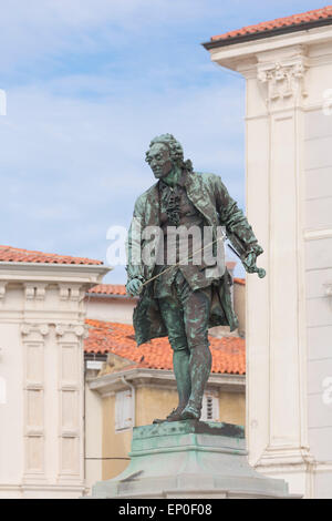 Piran, Slovénie Primorska,. Statue de Giuseppe Tartini, 1692-1770, violoniste et compositeur né à Piran. Banque D'Images