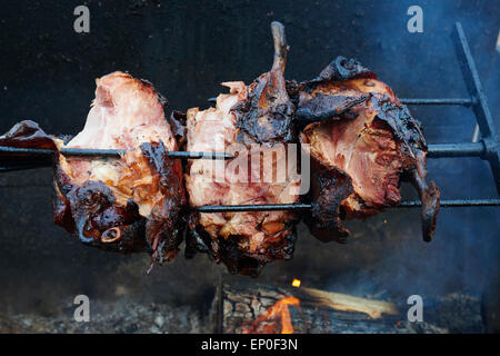 Poêlée de jambon sur feu ouvert Banque D'Images