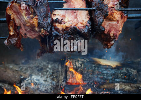 Poêlée de jambon sur feu ouvert Banque D'Images