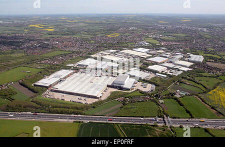 Vue aérienne de Wakefield 41 Industrial Park vue à travers l'autoroute M1 Banque D'Images