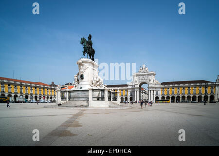 Praca do Comercio avec statue équestre de Dom Jose et Arco da Rua Augusta Banque D'Images