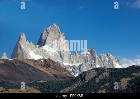 Le mont Fitz Roy et Cerro Poincenot Parc National Los Glaciares en Patagonie argentine Banque D'Images