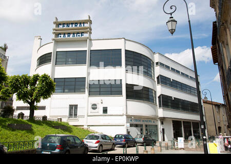 Central Garage Limoges France. Livre blanc l'architecture Art Déco construit en 1934. Banque D'Images