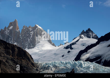 Glacier Piedras Blancas Mont Fitz Roy Gamme Parc National Los Glaciares en Patagonie argentine Banque D'Images