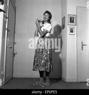 Margot Eskens Deutsche Schlagersängerin, Deutschland 1955. Schlager allemande Margot Eskens singer, Allemagne 1955. Banque D'Images