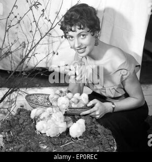 Margot Eskens Deutsche Schlagersängerin in einem à faire dans la région Oster-Special, Hambourg 1956. Schlager allemand singer Margot Eskens à un Moyen-Orient Banque D'Images