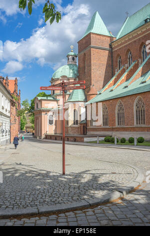 Ostrow Tumski Wroclaw Saint John's Cathedral journée de printemps ensoleillée Banque D'Images