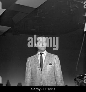 Der amerikanische Sänger Pat Boone zu Gast in der Musiksendung 'Musik aus Studio B', Deutschland 1960 er Jahre. La chanteuse américaine P Banque D'Images