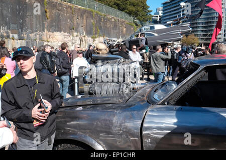 Sydney, Australie. 13 mai, 2015. Mad Max Fury Road est arrivé à Sydney pour la première du film et mis sur une promo à Circular Quay Banque D'Images