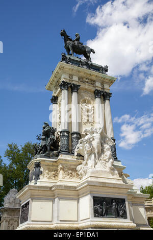 Monument à Alfonso XII du parc del Buen Retiro, Madrid, Espagne Banque D'Images