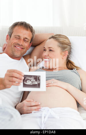 Les parents à leur futur à x-ray Banque D'Images
