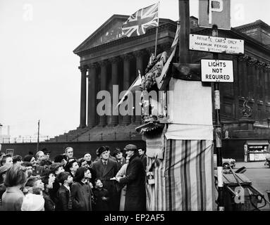 Punch et Judy Theatre, Liverpool Lime Street, 7 janvier 1957 Banque D'Images