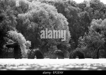 Les Goodies, tournage de la Loch Ness, sur le Lido à Ruislip, jeudi 3 juin 1971. Les Goodies sont Tim Brooke-Taylor Trio, Graeme Garden & Bill Oddie. Banque D'Images