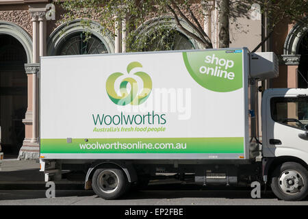 Supermarché woolworths australienne van de livraison pour les clients qui ont commandé la livraison à domicile d'épicerie,Sydney, Australie Banque D'Images