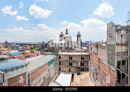 La vue quotidienne de la ville de Mexico zocalo de toits Banque D'Images