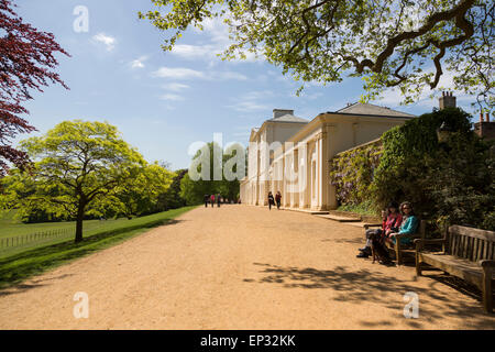 Hampstead Heath, Londres, Royaume-Uni. 13 mai 2015. Soleil du printemps à Kenwood House. Les Londoniens profitez d'une journée de printemps parfaite à Kenwood/Hampstead Heath dans le nord de Londres. Credit : Nick Savage/Alamy Live News Banque D'Images