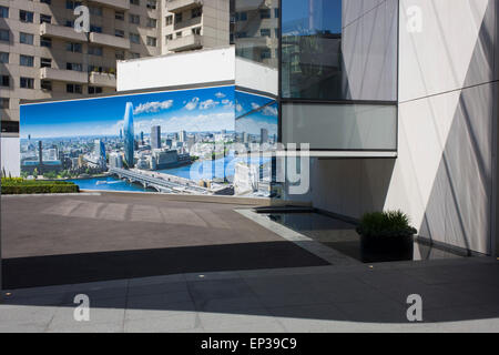 Le développement de la propriété de Blackfriars marketing suite hoarding paysage. Un jeu de mots visuel de la structure de la grue qui fait écho à celui de l'usine nous montre une texture du paysage humoristique. 1 ou l'un de Blackfriars Blackfriars, sera un développement à usage mixte de construction approuvés à la jonction de Blackfriars Road et Stamford Street à Bankside, Londres. Le développement faire composent une tour de 52 étages et une hauteur maximale de 170m et deux petits bâtiments de 6 et 4 étages respectivement. Utilise : appartements, un hôtel résidentiel et le commerce de détail. En outre, un nouvel espace public sera créé. Banque D'Images