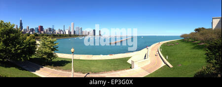 Chicago, Illinois, États-Unis d'Amérique, USA : Chicago skyline vu de l'Île du Nord, une péninsule qui s'avance dans le lac Michigan Banque D'Images